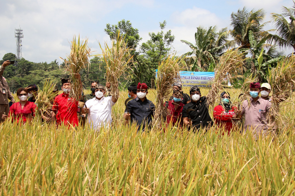 Bupati Giri Prasta Hadiri Perayaan Hari Pangan Sedunia